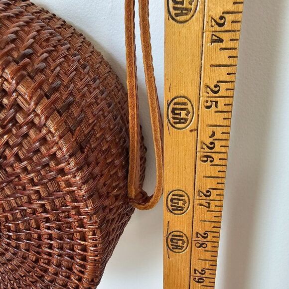 NWT RATTAN LEATHER MIX ROUND CROSSBODY BAG - Picture 10 of 10